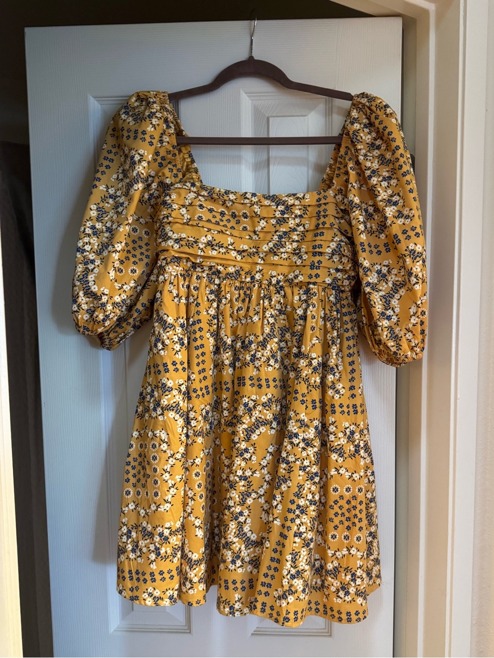 A&F size S Emerson puff sleeve mini dress
